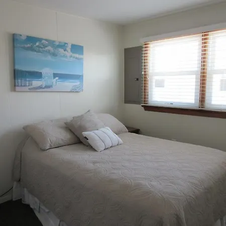 Recently Updated Second Floor Duplex Located On The Ocean Block In Surf City,